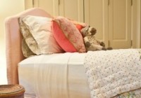 Curved Slipcovered Bed Curved Slipcovered Bed